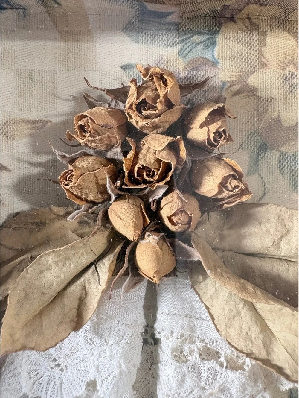Vtg Handmade Dried Rosebuds & Lace Blue Wood Frame – Sentiment Gift for Sister